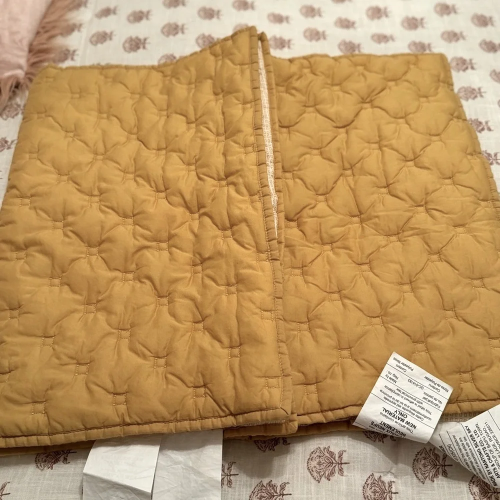 2/ Pottery Barn Kids Square Stitch Quilted Sham Set Of 2 Standard